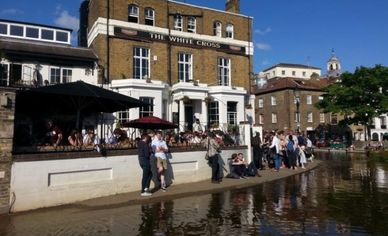 Enjoy stunning views of the Thames at this waterside pub.